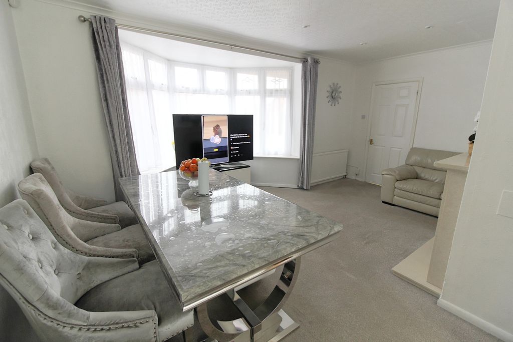 Additional image 3 of 4 bed semi-detached house for saleRosemead Drive, Oadby LE2