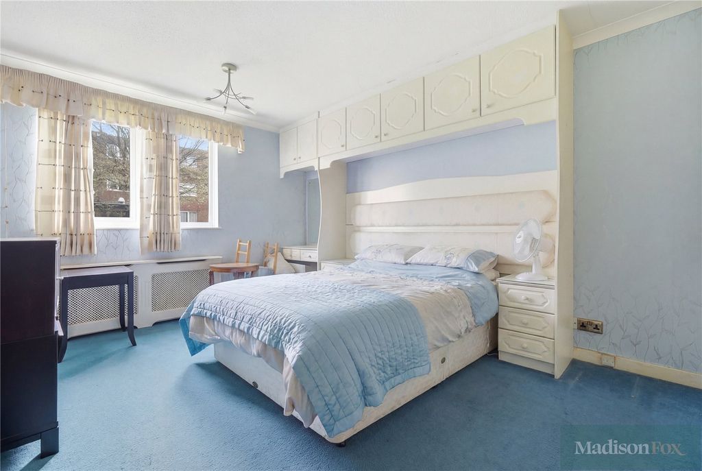 Additional image 9 of 3 bed flat for saleParkmore Close, Woodford Green IG8