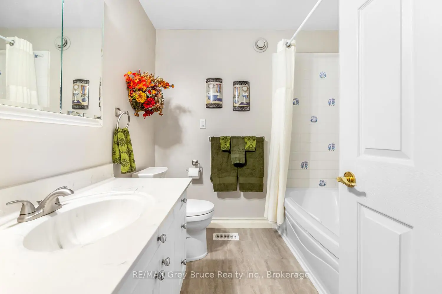 Additional image 7 of 501204 Grey Road 1