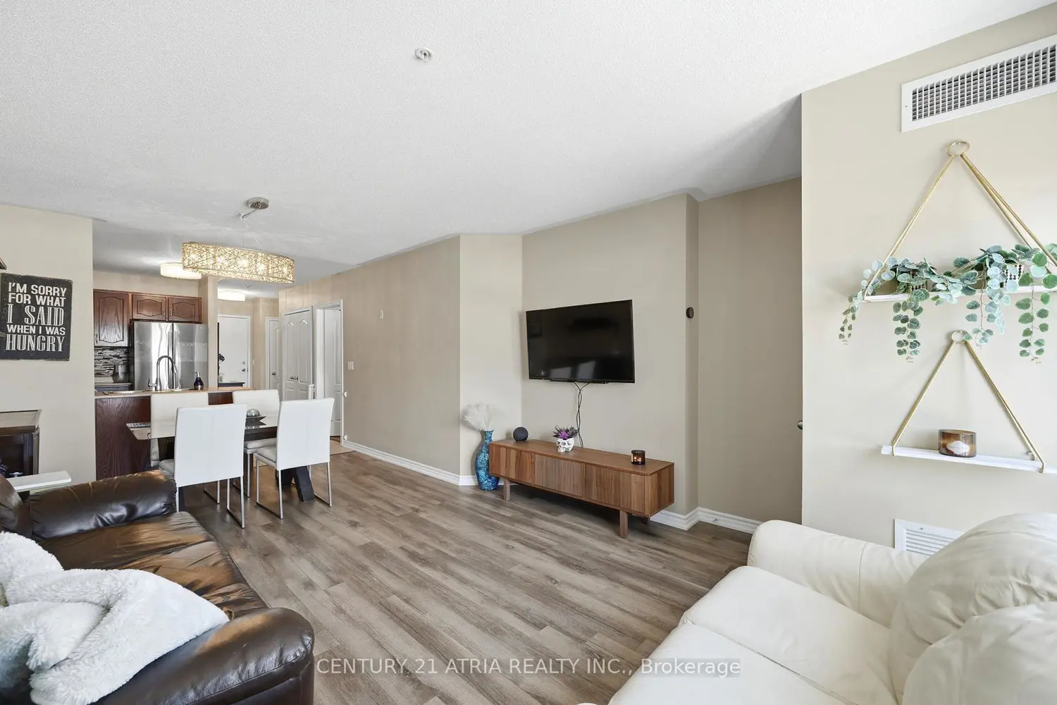 Additional image 15 of 112 Simcoe Road 213