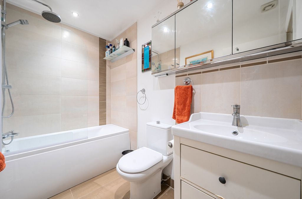 Additional image 19 of 2 bed maisonette for saleMurdoch Road, Wokingham, Berkshire RG40