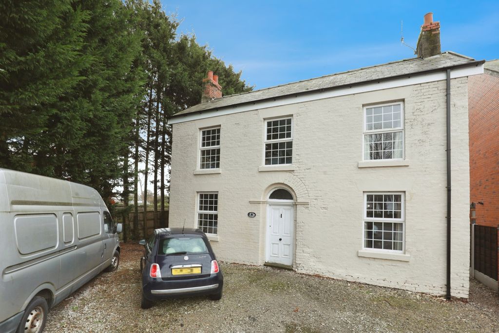 4 bed detached house for saleMiddlewich Road, Winsford, Cheshire CW7