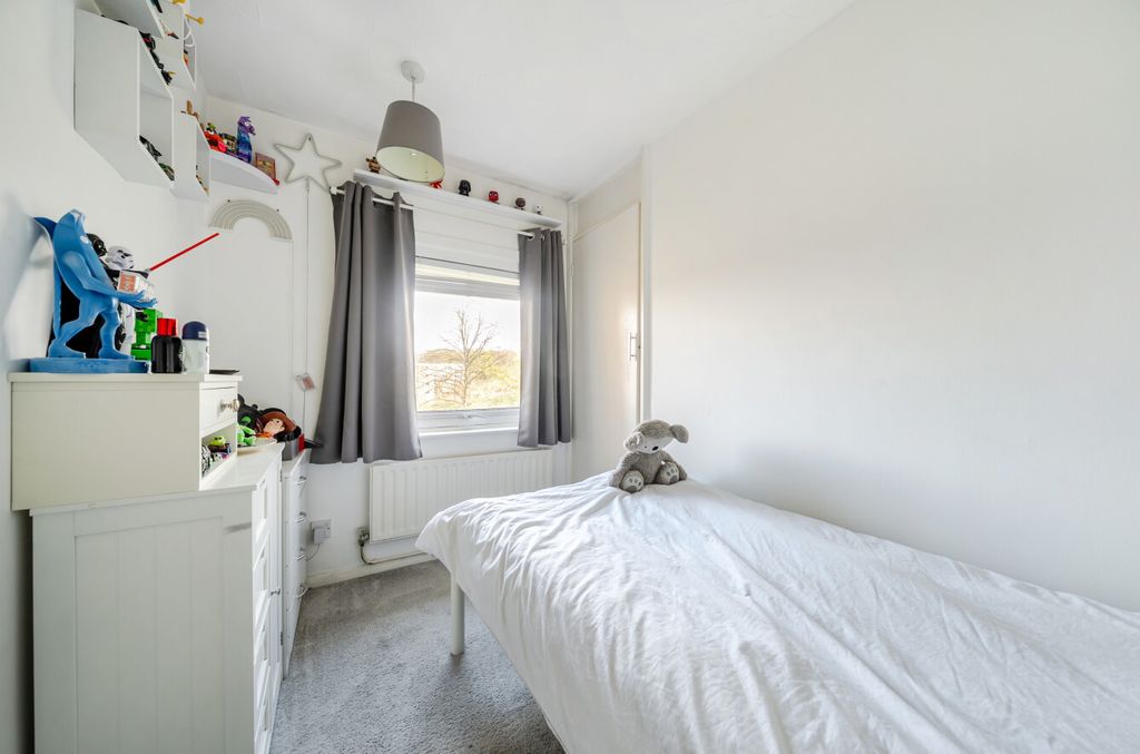 2 bed flat for saleMiddleton Close, Townhill Park, Southampton, Hampshire SO18 photo 5
