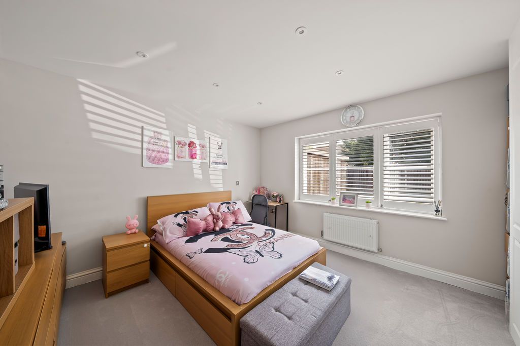 Additional image 11 of 2 bed maisonette for saleRoland Way, Worcester Park KT4