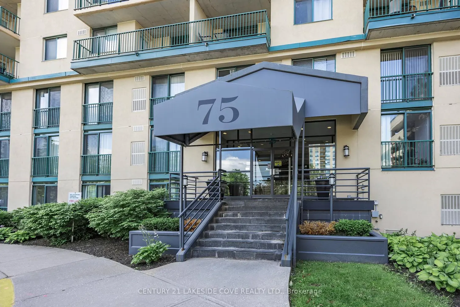 75 Ellen Street 711 photo 2