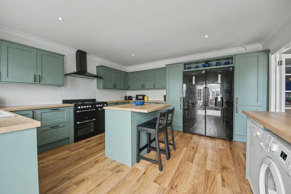Additional image 11 of 4 bed detached bungalow for saleHeathfield Road, Sholing SO19
