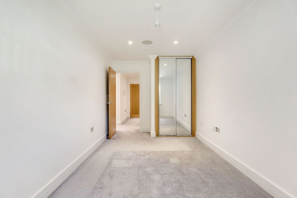 Additional image 13 of 2 bed flat for saleLondon Road, Windlesham GU20