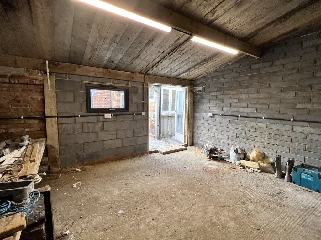 Additional image 9 of 3 bed detached house for saleNew Barn Lane, Whyteleafe CR3