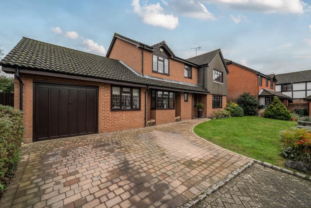 5 bed detached house for saleWindlesham, Surrey GU20