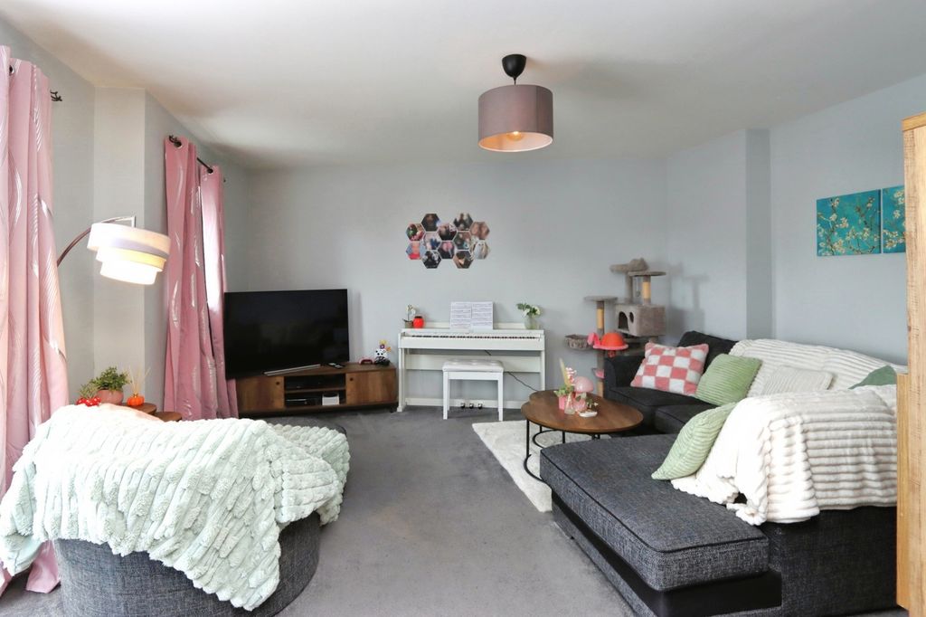 Additional image 8 of 2 bed flat for saleKyle Close, Sheffield, South Yorkshire S21