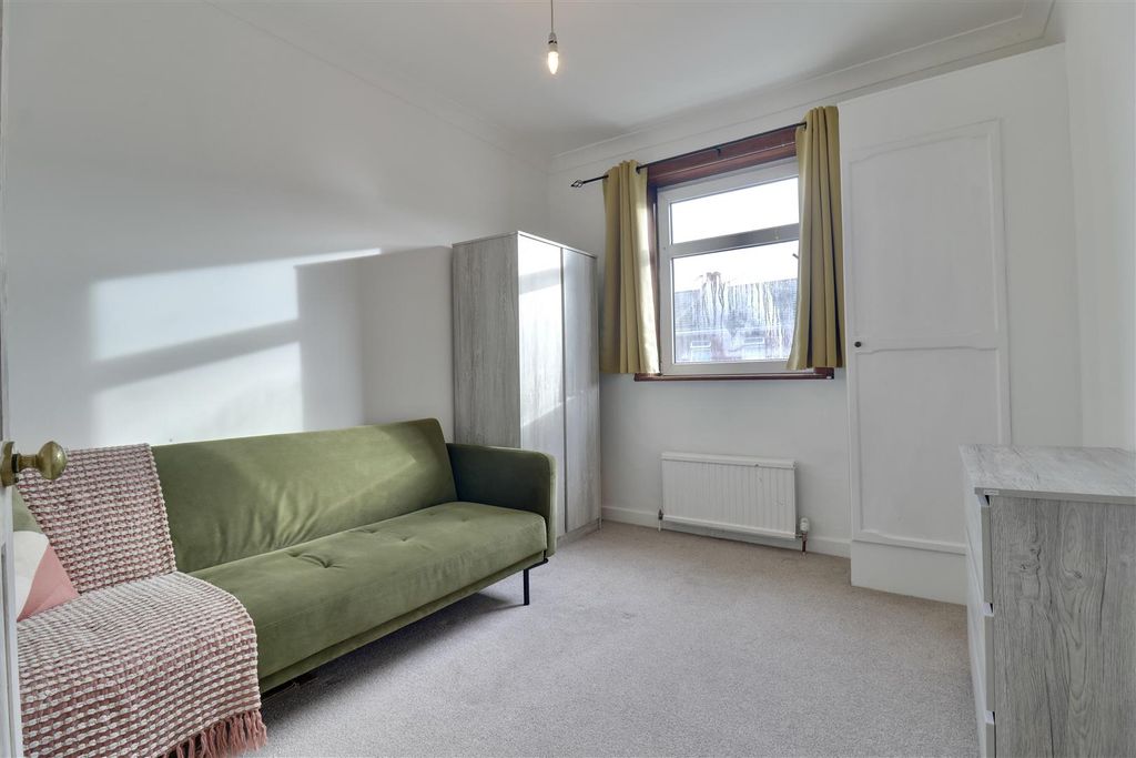 Additional image 10 of 3 bed property for saleDover Road, Portsmouth PO3