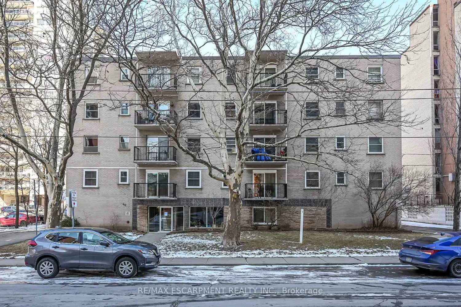 40 Robinson Street 209