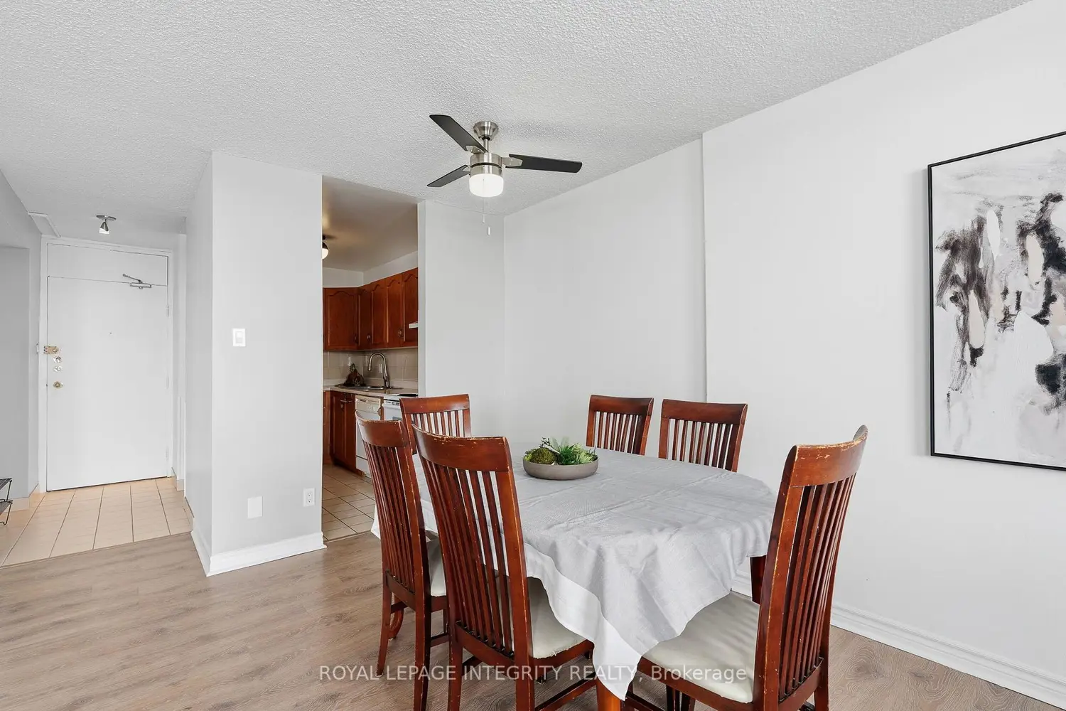 Additional image 6 of 2000 Jasmine Crescent 1110