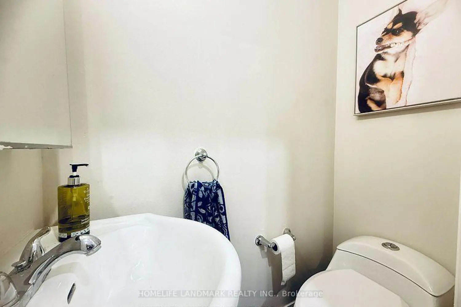 Additional image 11 of 5879 Bathurst Street 213