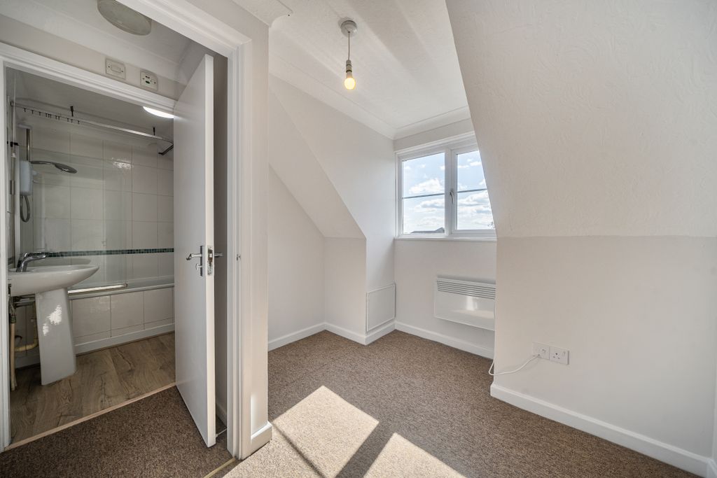 Additional image 11 of 2 bed flat for saleKitchener Road, Southampton SO17