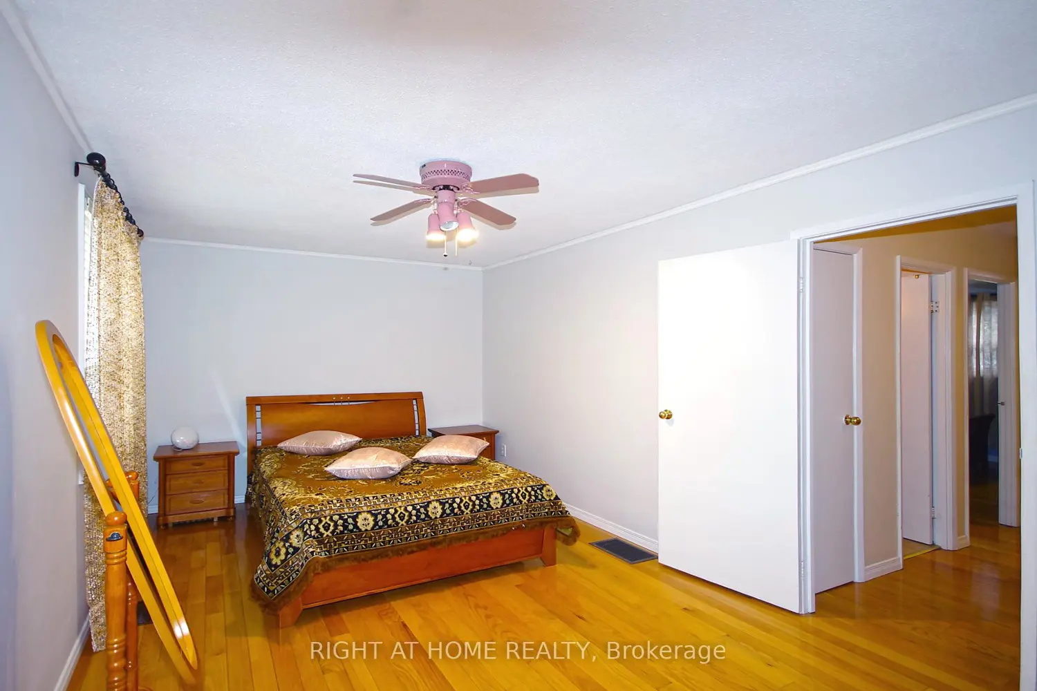 Additional image 7 of 1055 Shawnmarr Road 53