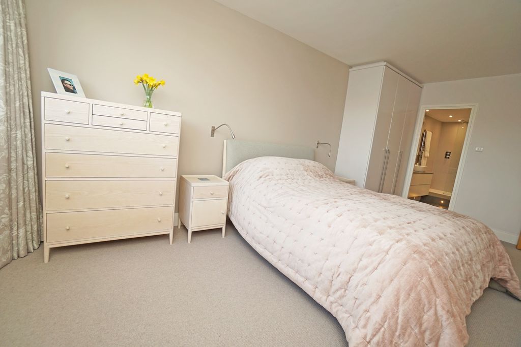Additional image 18 of 2 bed flat for salePort Solent, Portsmouth PO6