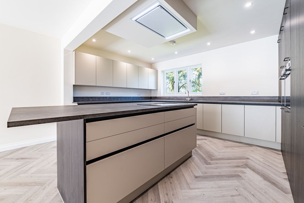 Additional image 8 of 4 bed detached bungalow for saleHorncastle Road, Woodhall Spa, Lincolnshire LN10