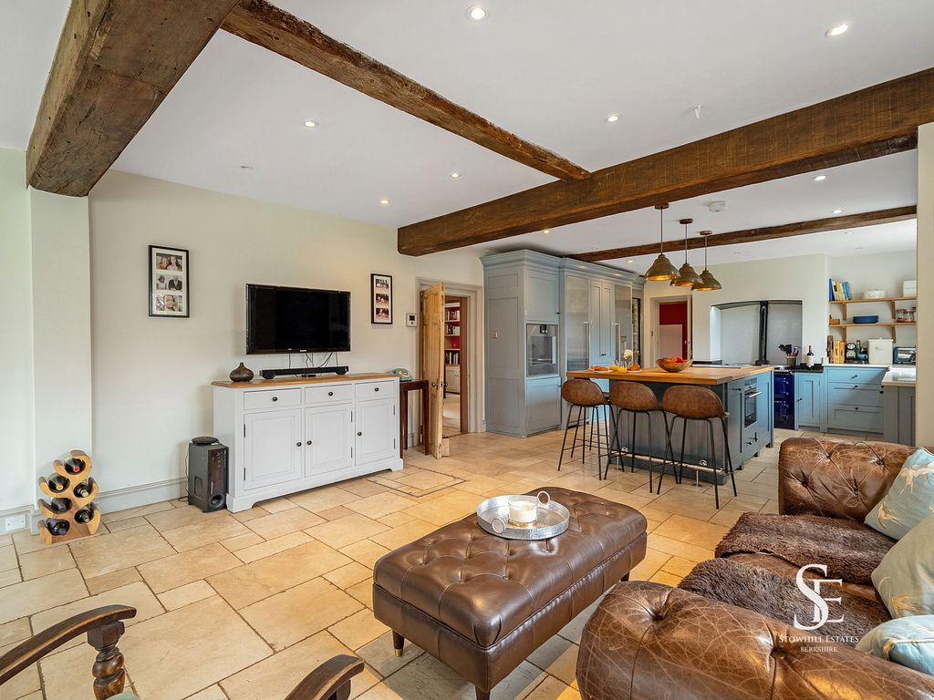 Additional image 9 of 6 bed detached house for saleEasthampstead Road, Wokingham RG40