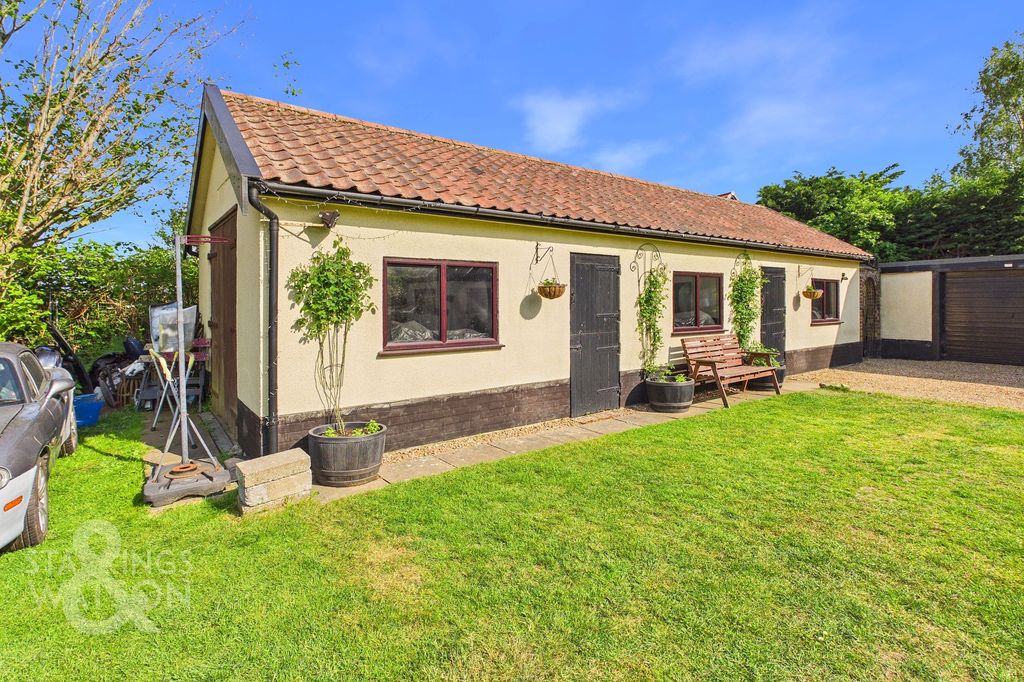 Additional image 32 of 5 bed detached house for saleRightup Lane, Wymondham NR18