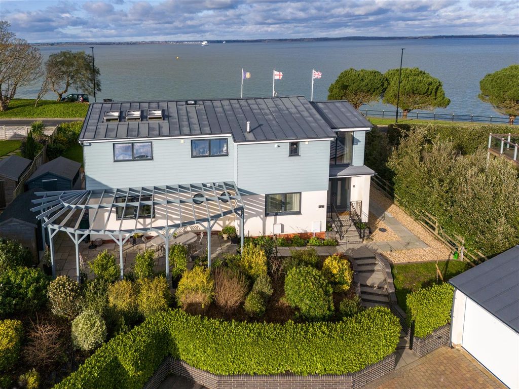 4 bed detached house for saleYarmouth, Isle Of Wight PO41