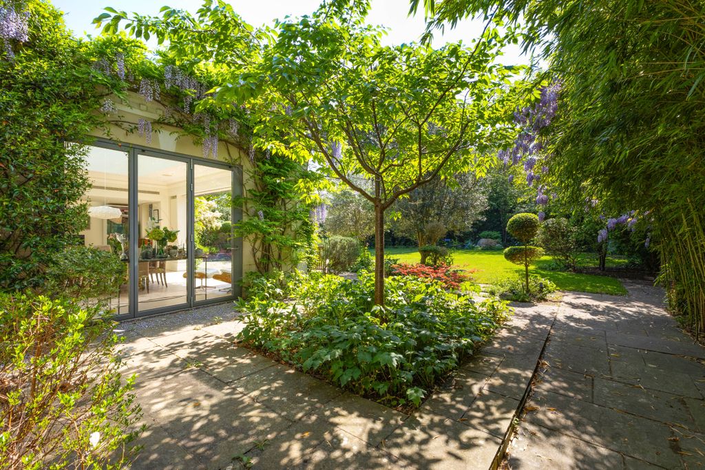 Additional image 4 of 5 bed property for saleSheen Road, Richmond, London TW10