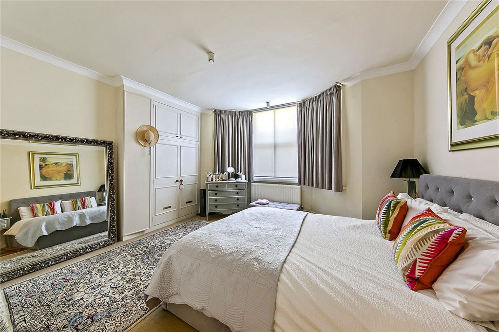 Additional image 6 of 3 bed maisonette for saleStuart Court, Richmond Hill, Richmond, Surrey TW10