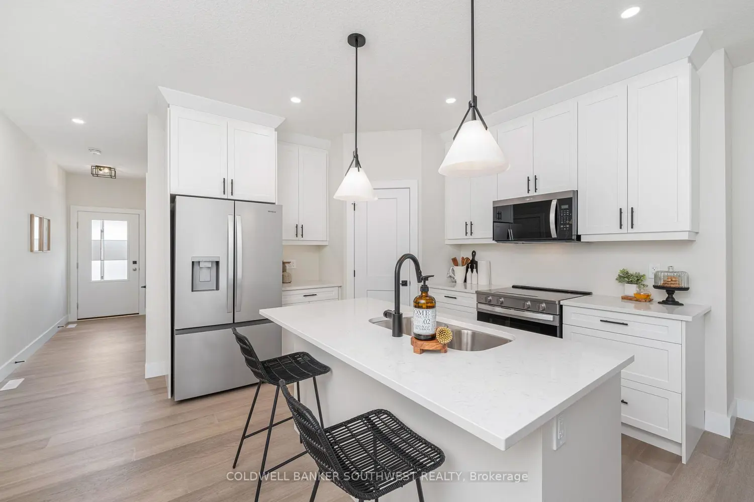 520 Anise Lane photo 3
