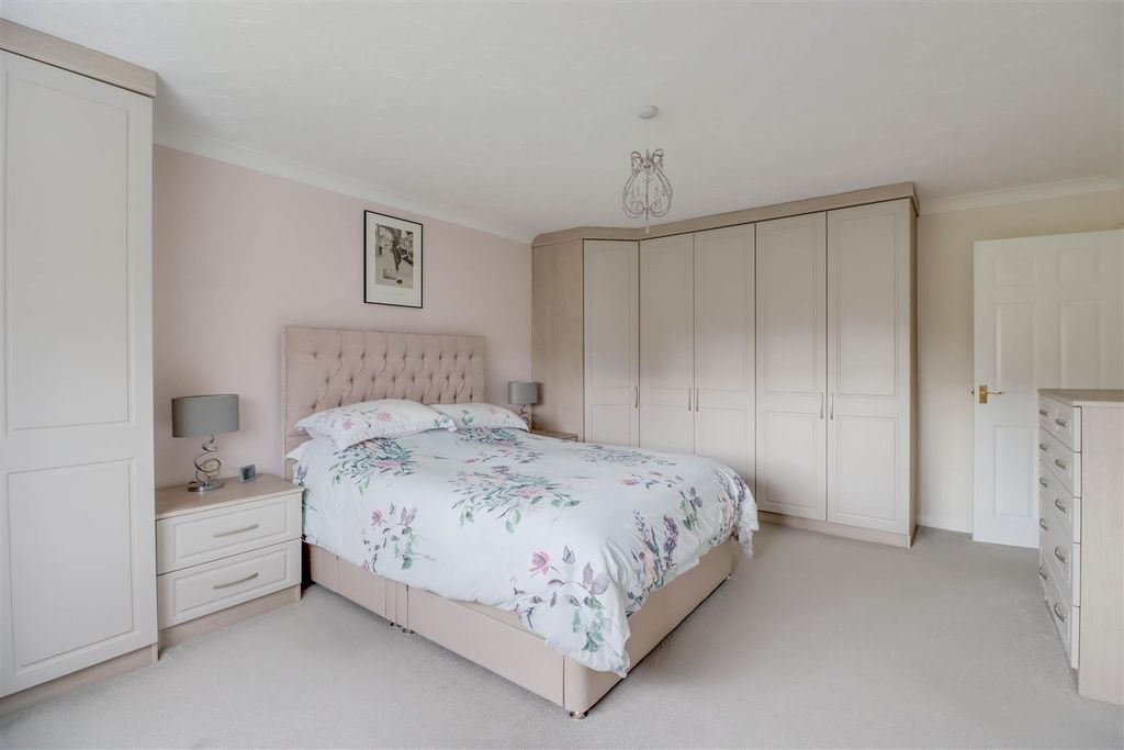 Additional image 26 of 4 bed detached house for saleFriern Walk, Wickford SS12