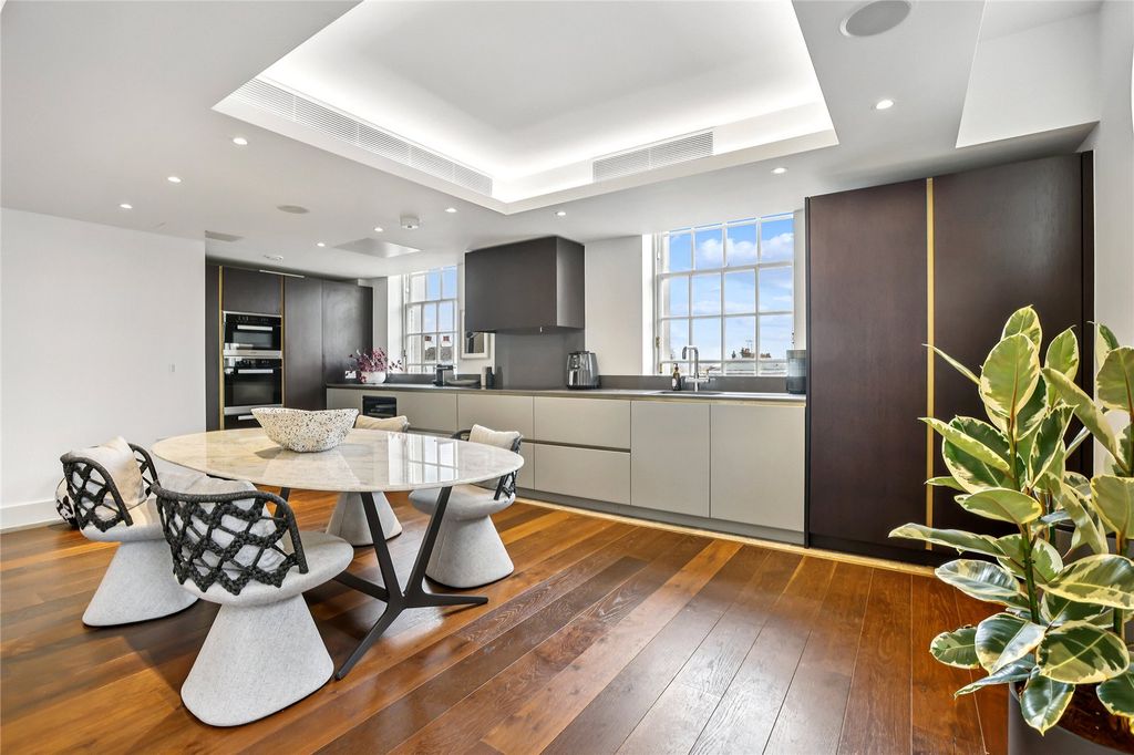 Additional image 3 of 2 bed flat for saleRichmond Hill, Richmond TW10