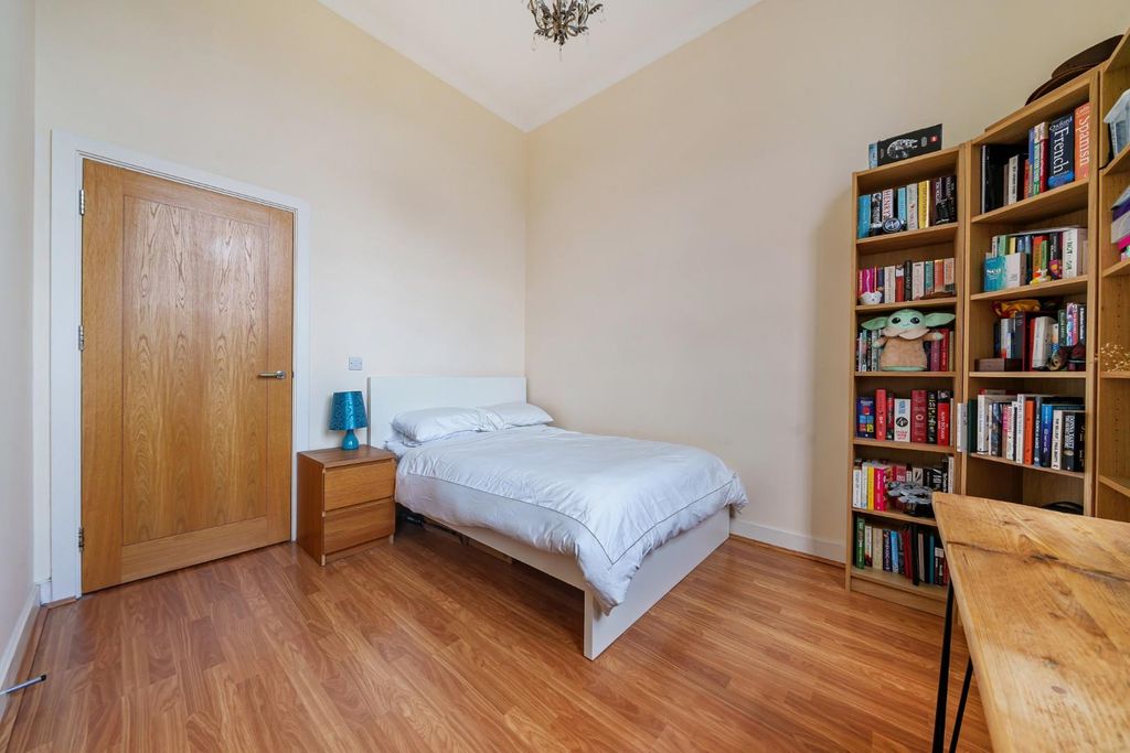 Additional image 12 of 2 bed flat for saleGunwharf Quays, Portsmouth PO1