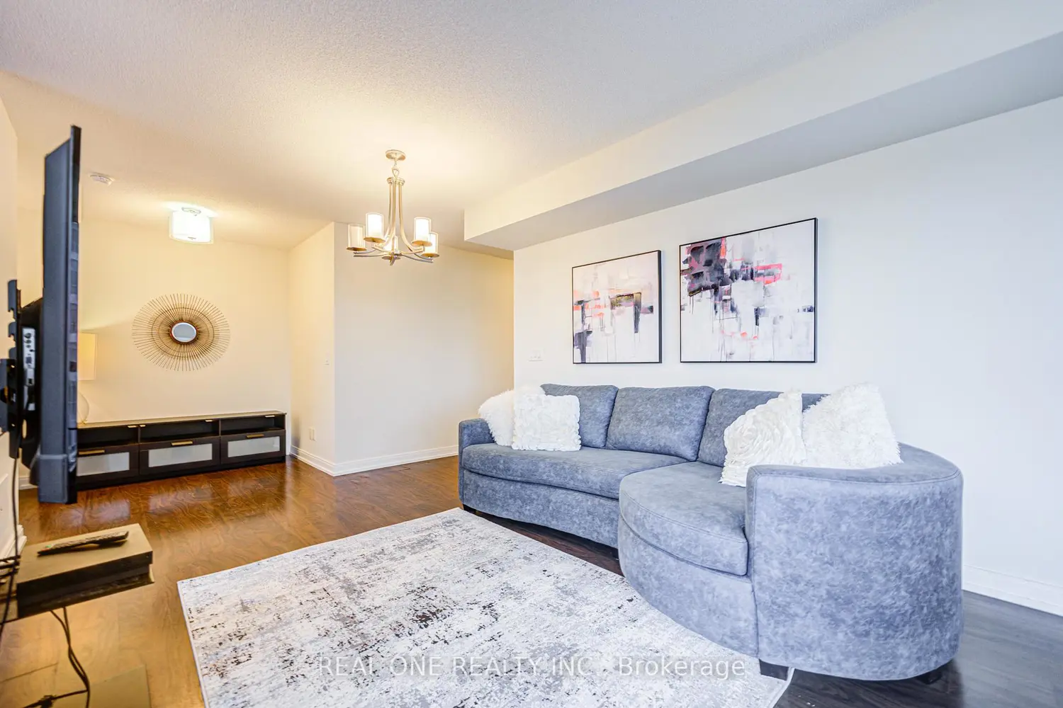 Additional image 7 of 151 Village Green Square 1008