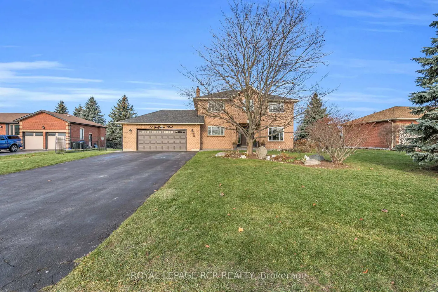 11 Golfview Boulevard