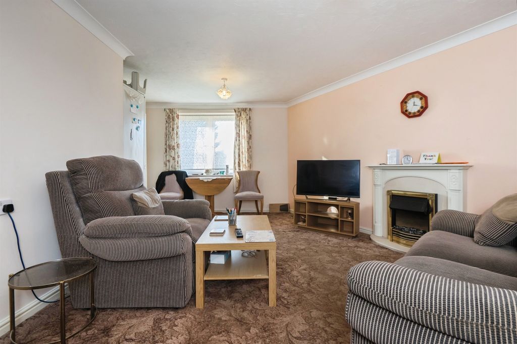 Additional image 2 of 1 bed flat for saleOakley Road, Southampton SO16