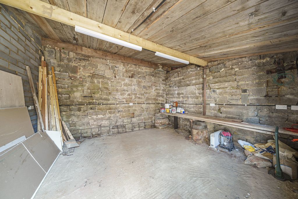 Additional image 20 of 3 bed detached house for saleNew Barn Lane, Whyteleafe CR3