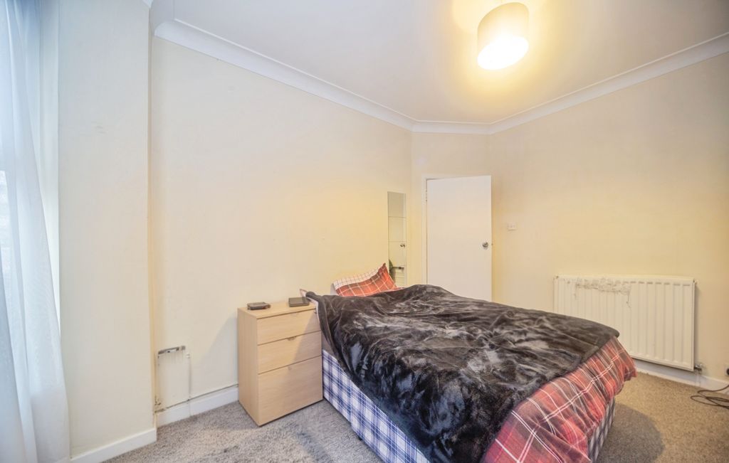 Additional image 14 of 4 bed semi-detached house for saleDevonshire Road, Southampton SO15