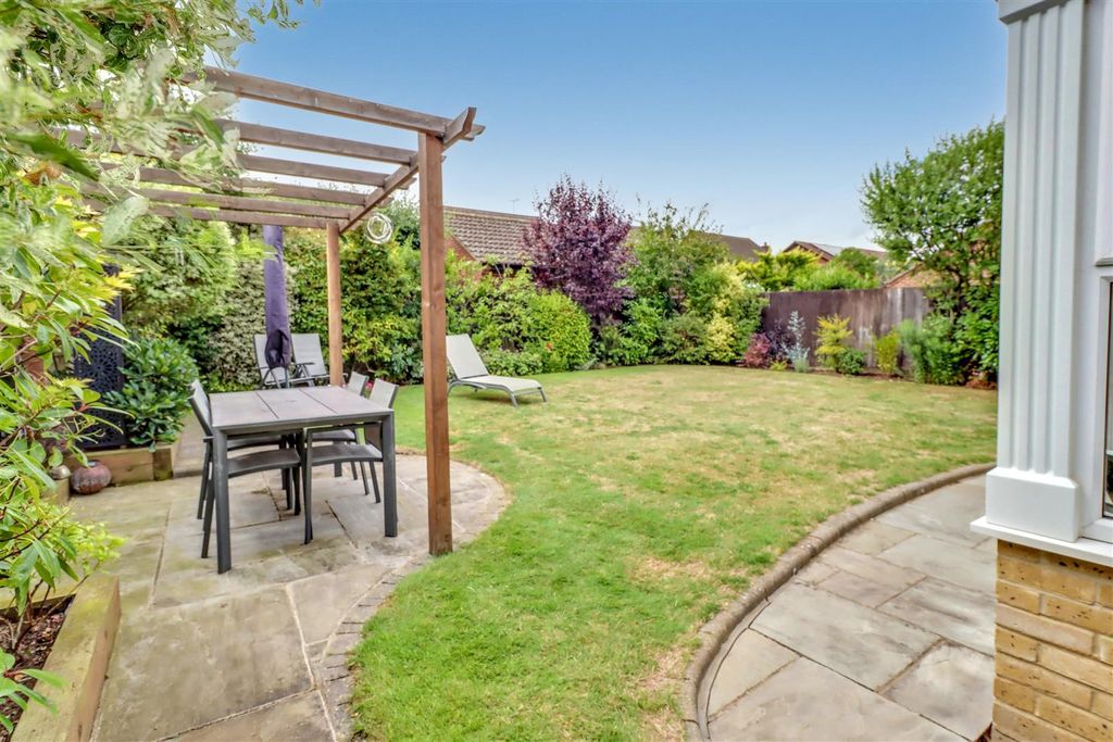 Additional image 25 of 4 bed detached house for saleFriern Walk, Wickford SS12