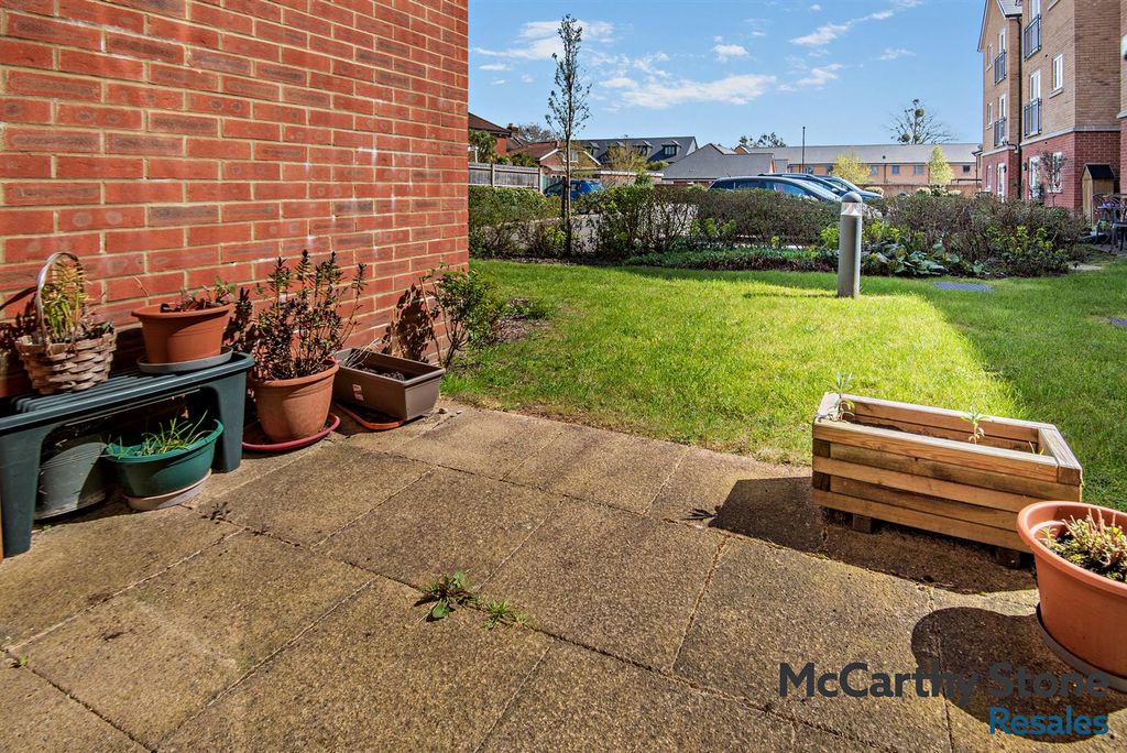 Additional image 2 of 2 bed flat for saleHampton Place, Hampton Close, Shirley, Southampton SO15