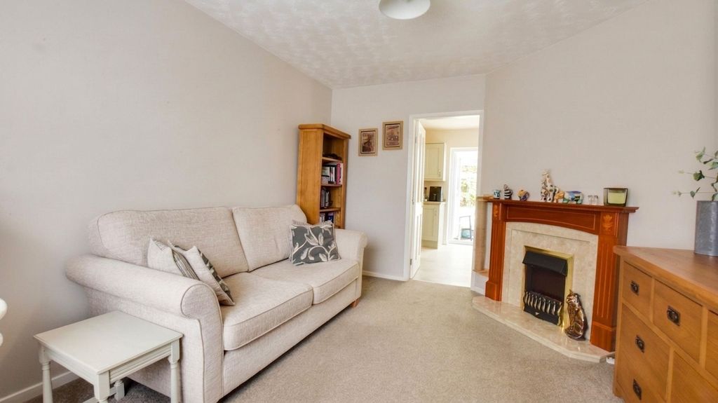 Additional image 8 of 3 bed semi-detached house for saleCoombe Rise, Oadby, Leicester LE2