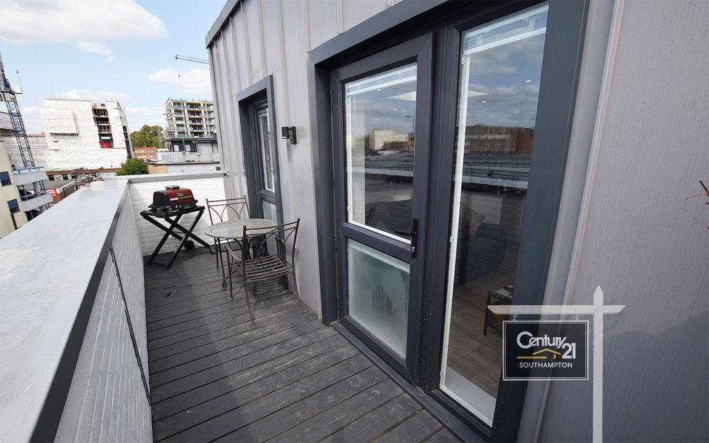 Additional image 8 of 2 bed flat for sale|Ref: L821555|, Saxon Gate, Back Of The Walls, Southampton SO14