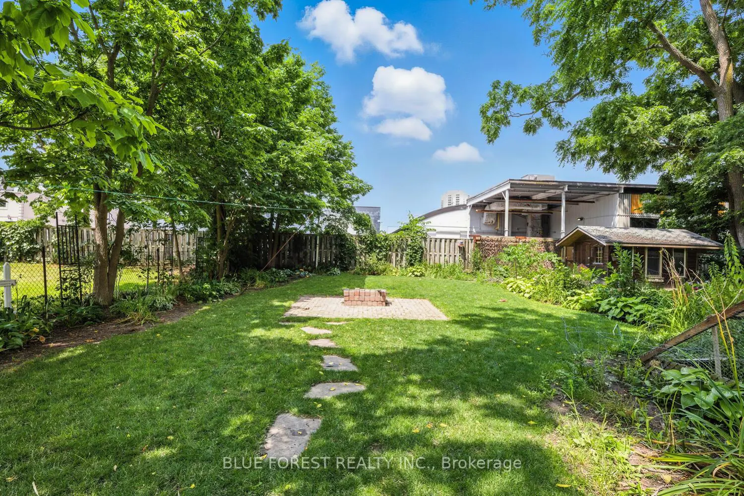Additional image 17 of 358 Simcoe Street