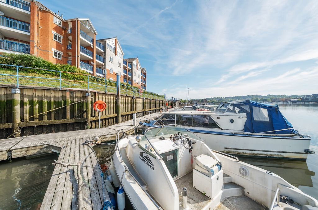 Additional image 10 of 2 bed flat for saleHorseshoe Bridge, St Denys, Southampton, Hampshire SO17