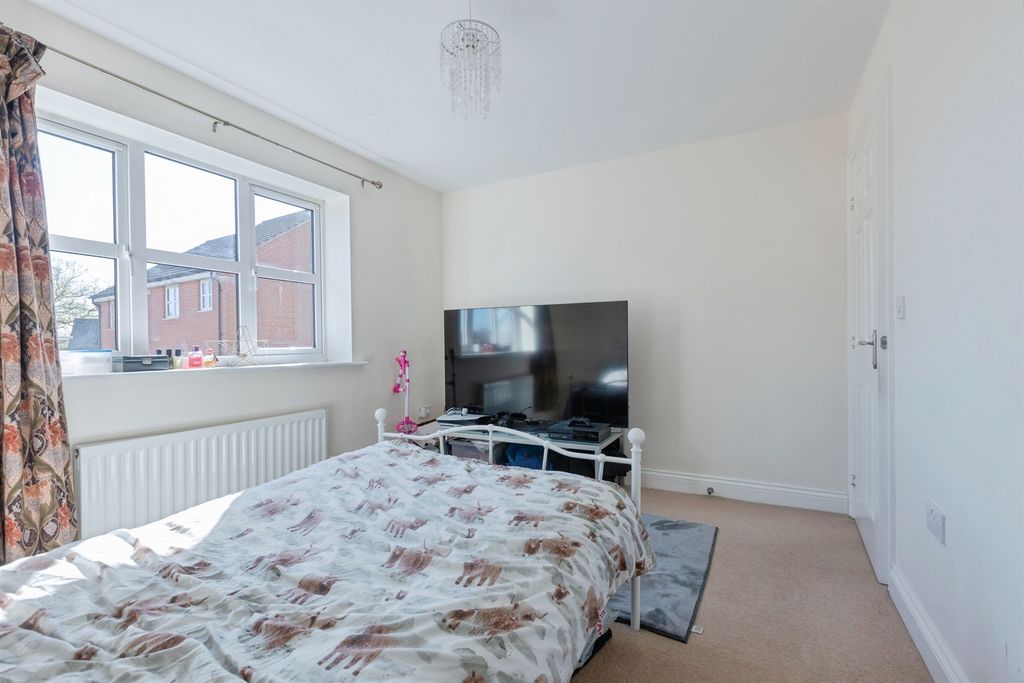 Additional image 8 of 2 bed flat for saleStillington Crescent, Hamilton, Leicester LE5