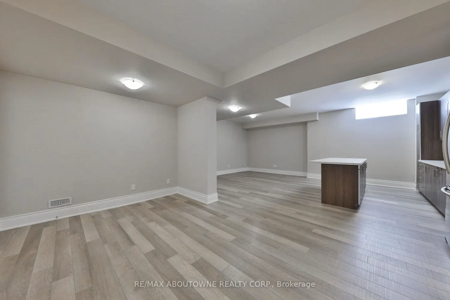 Additional image 14 of 2163 Vineland Crescent