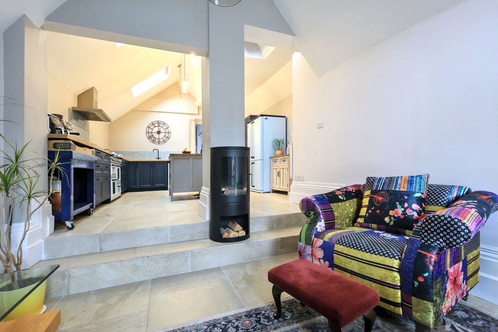 Additional image 10 of 4 bed terraced house for saleChurch Green, Witney OX28
