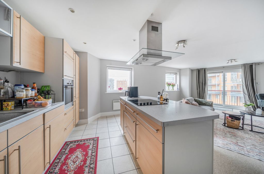 Additional image 5 of 2 bed flat for saleThe Canalside, Gunwharf Quays, Portsmouth, Hampshire PO1