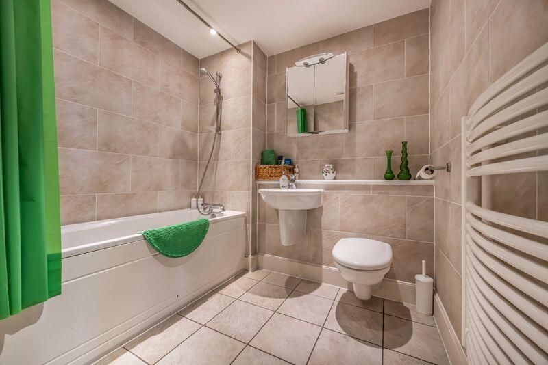 Additional image 15 of 2 bed flat for saleGunwharf Quays, Portsmouth PO1