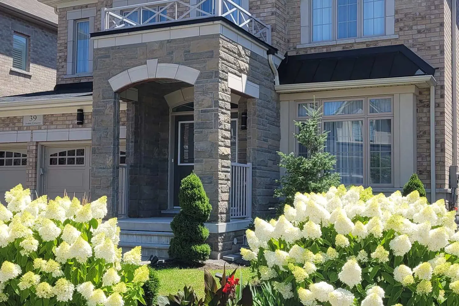 39 Avanti Crescent