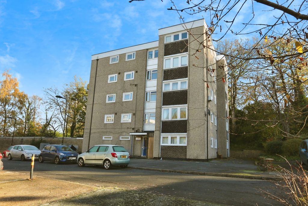 2 bed flat for saleBarnes Close, Southampton, Hampshire SO18