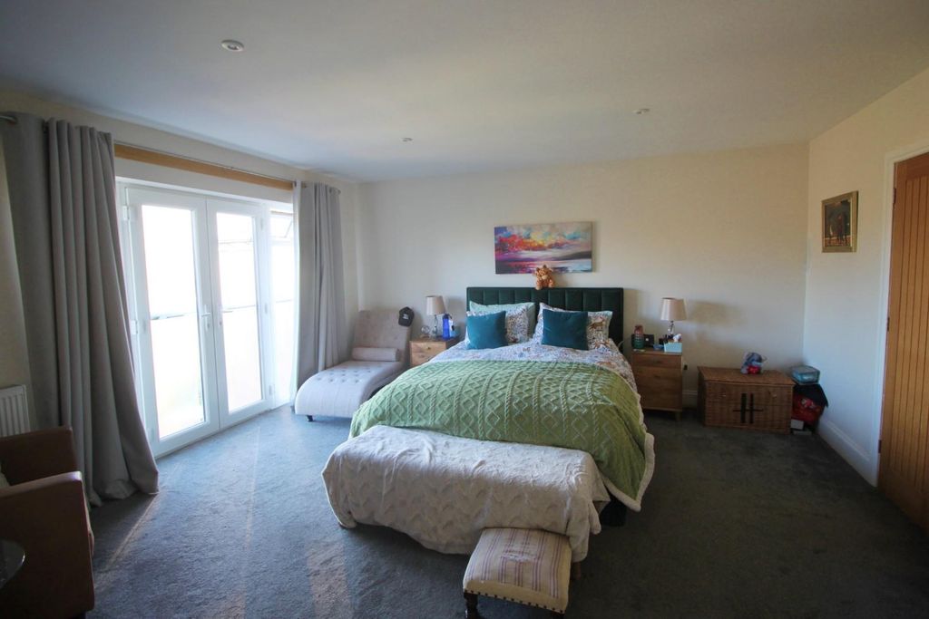 Additional image 9 of 3 bed detached bungalow for saleFirtree Way, Southampton SO19